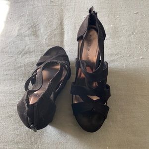 Black Madden Girl wedges